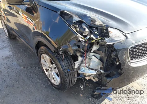 2018 Kia Sportage Lx z USA, uszkodzony, nr VIN KNDPMCAC9J7447013